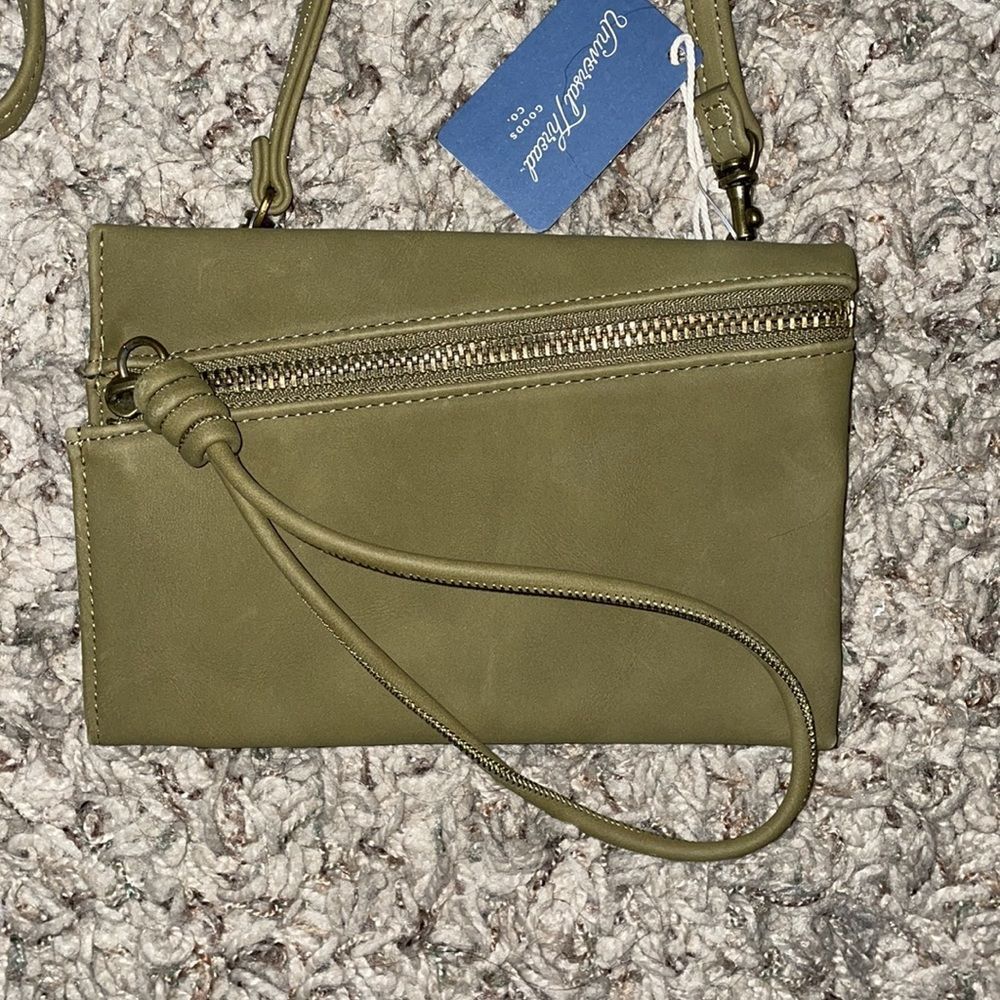 Universal Thread Crossbody Bag Bundle - Picture 7 of 10